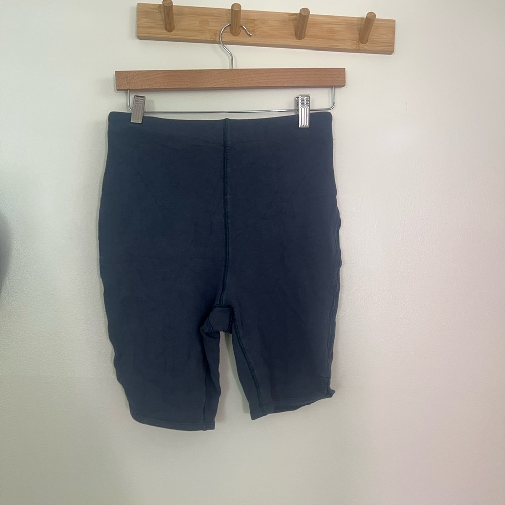 Free People movement women’s navy Biker Shorts worn once no flaws
